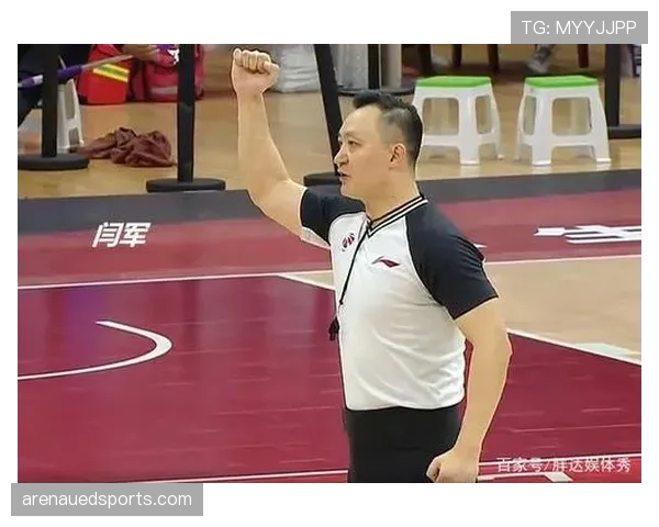 为什么同一动作，裁判有时吹犯规有时却放行？
